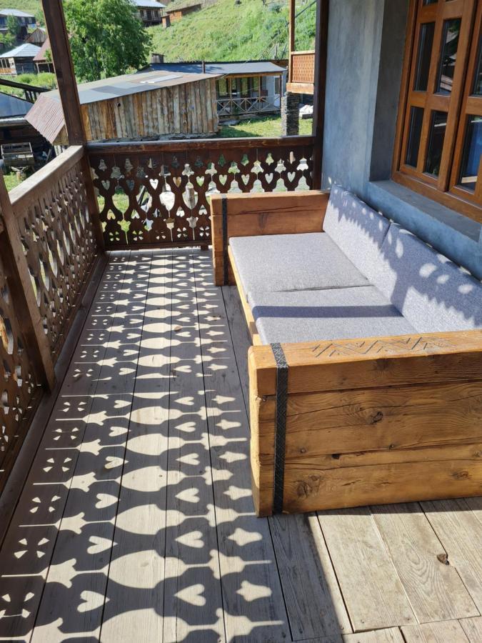 Guest House Shina Omalo 외부 사진