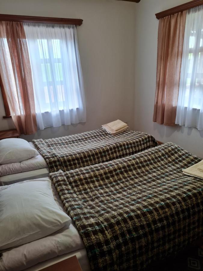 Guest House Shina Omalo 외부 사진