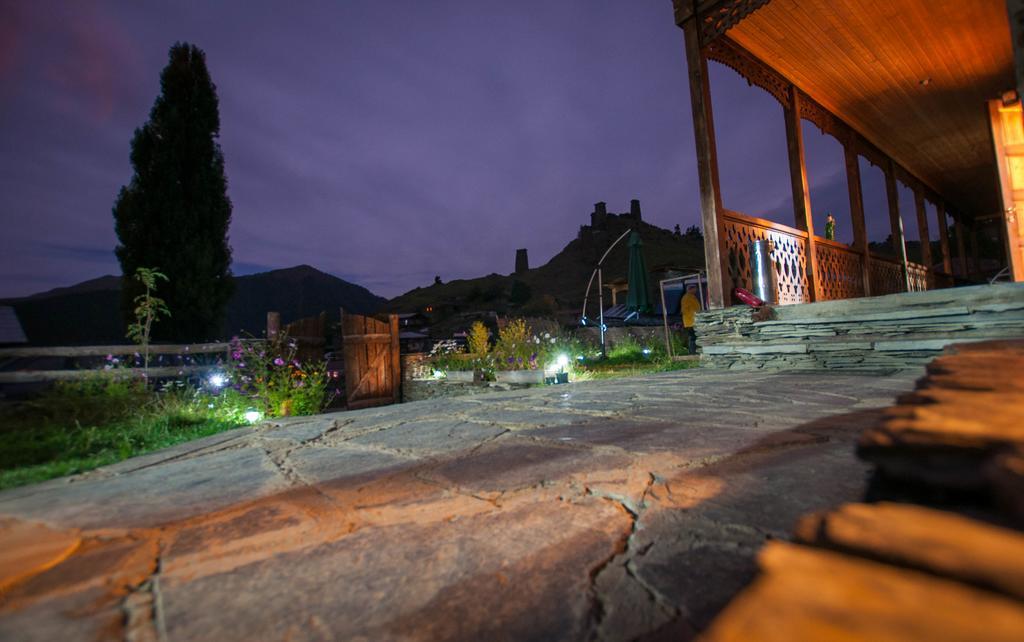 Guest House Shina Omalo 외부 사진