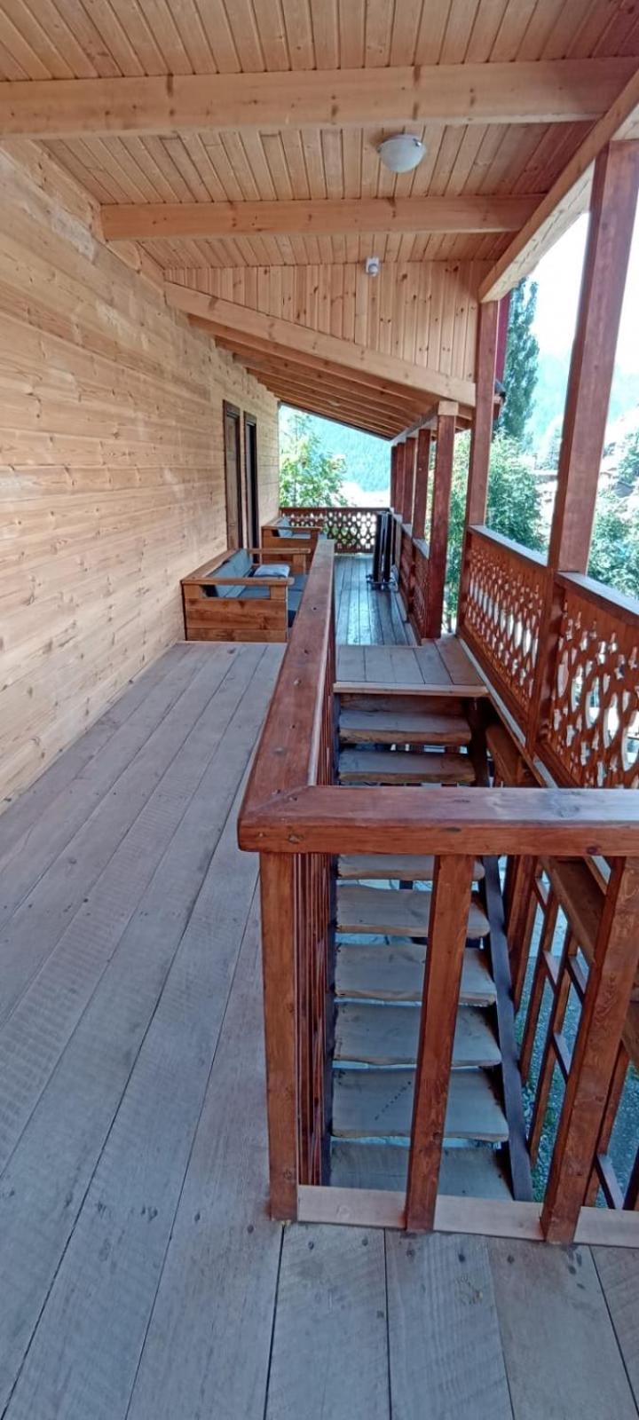 Guest House Shina Omalo 외부 사진